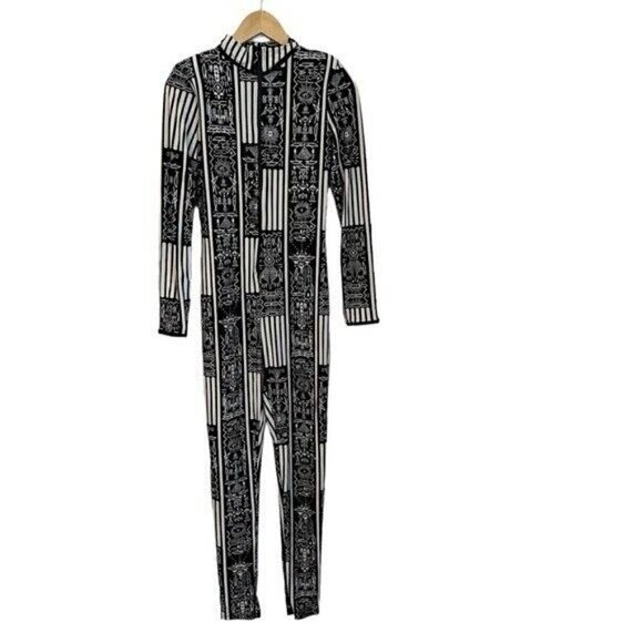 Black Mystical Printed Long Sleeve Tee with O-Neck Design Sized Large - Picture 2 of 12